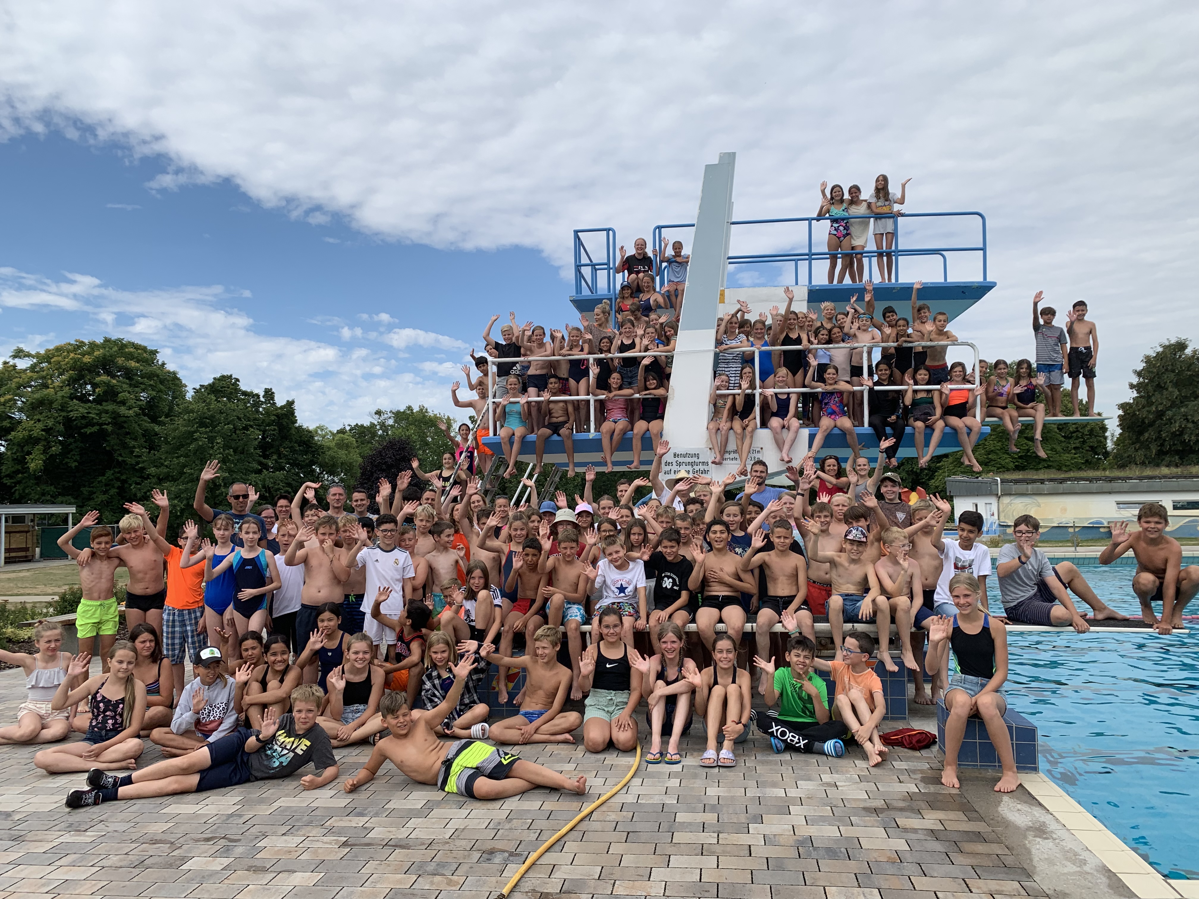 Gymnasium Gernsheim packt die Badehose ein