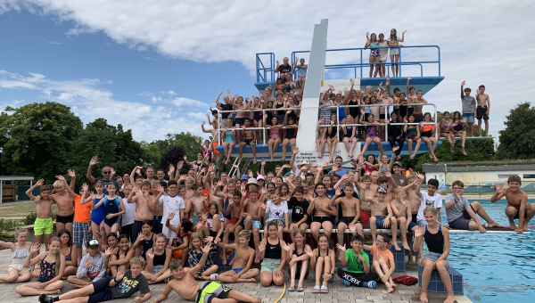 Gymnasium Gernsheim packt die Badehose ein