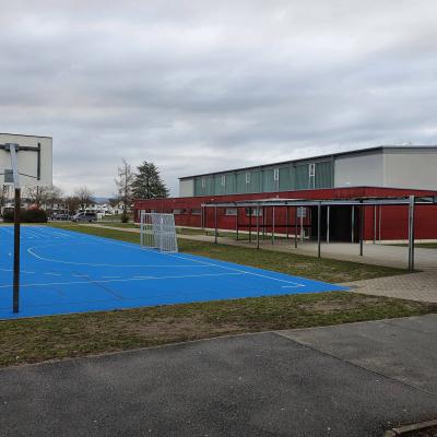 Turnhalle Und Tartanfeld